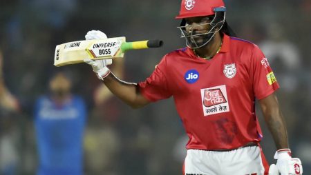 Chris Gayle gears up for IPL 2021 with glass-breaking SIX T20 (CPL 2021)