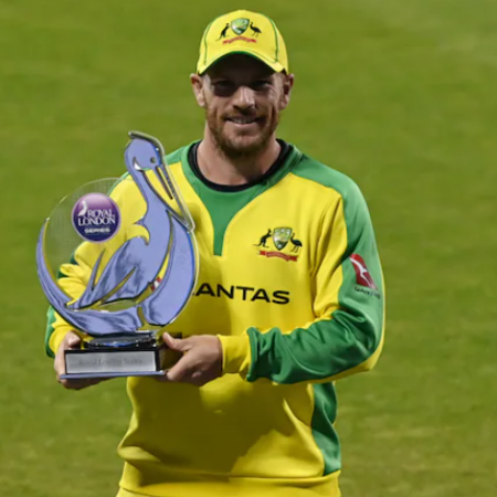 Aaron Finch on track to lead Australia at T20 World Cup after knee surgery