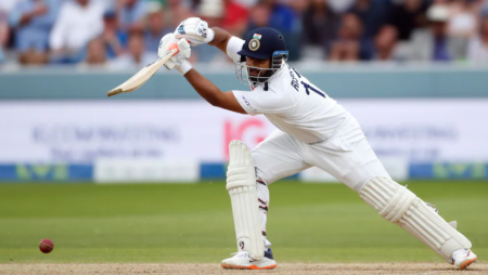 Former India opener Aakash Chopra believes that England are favourites to win the second Test unless India takes a 200-run