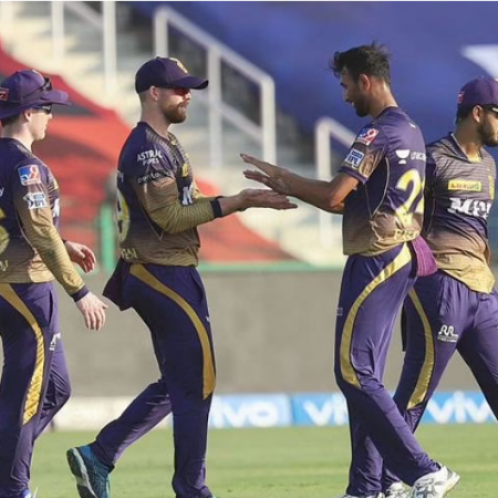 Aakash Chopra on KKR dropping Prasidh Krishna- “No one says anything to the one who got him to bowl that over” in IPL 2021