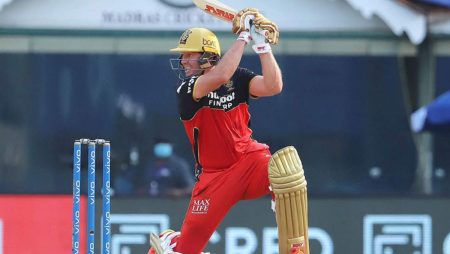 AB de Villiers, A former South African batsman  arrives in UAE ahead of the 2nd half in IPL 2021