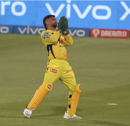 MS Dhoni took 3 catches to take his tally to 100 for CSK in IPL history