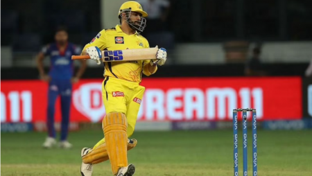 CSK coach Stephen Fleming reveals what unfolded before Dhoni walked out to bat against DC of IPL 2021