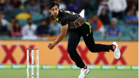 Aakash Chopra has high hopes from Australian pacer Mitchell Starc- “He might even claim a hat-trick” in T20 World Cup 2021