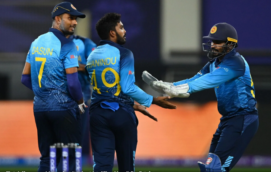 Mahela Jayawardene has admitted that dew is having a major role to play in the ongoing T20 World Cup 2021