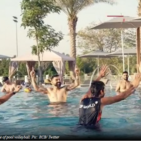 RCB contingent recently took part in a game of pool volleyball as part of the franchise’s ‘Clashathon’ even in the IPL 2021