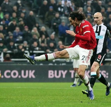 Cavani spares a point for Man Joined together in a 1-1 draw with Newcastle United.