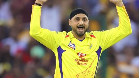 The Harbhajan Singh’s story: from practicing in the headlight of a motorcycle to taking 400 Test wickets