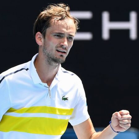 Medvedev advances to the Australian Open’s current round, while Murray wins an exciting coordinate.