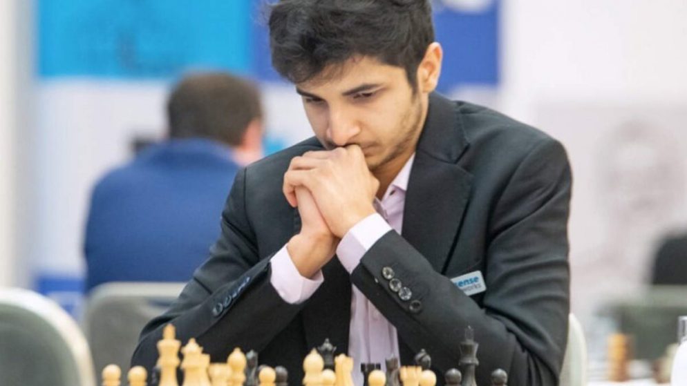 Vidit Gujrathi is tied for third place with Richard Rapport; Magnus Carlsen is in first place.