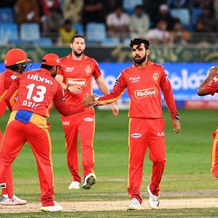 PSL: Islamabad United wins a nail-biter against Karachi Kings.
