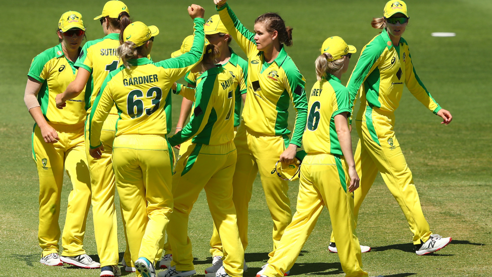 Australia stay unbeaten to complete Ashes rout