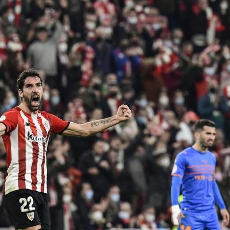 Valencia holds Athletic Bilbao in the first leg of the Copa semifinals.