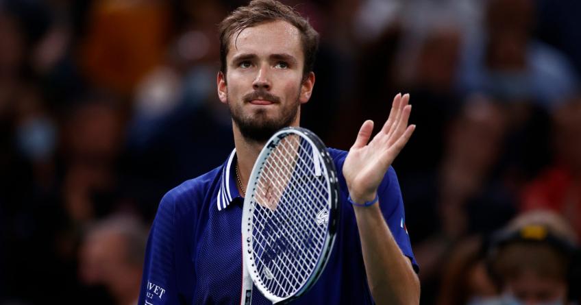 Daniil Medvedev cruises past Benoit Paire to begin his quest for the world number one title.