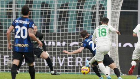 Inter Milan loses to Sassuolo in Serie A, squandering a chance to finish first.