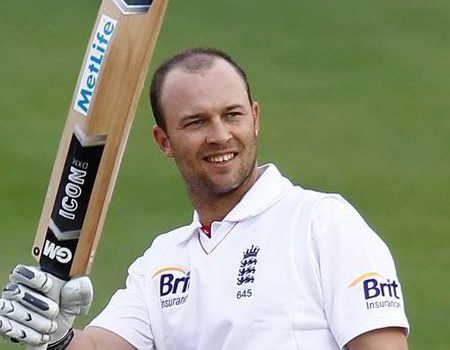 Previous England batsman Jonathan Trott has been designated as a partner coach for Warwickshire Province.