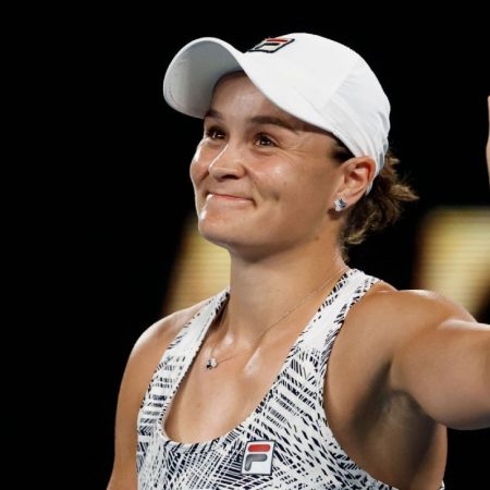 Ashleigh Barty has pulled out of the Indian Wells and Miami competitions.