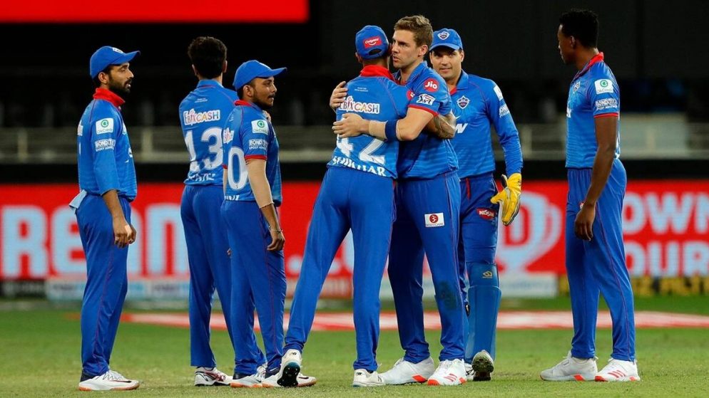 IPL 2022: Tim Seifert’s ‘Superman’ Catch Dismisses Kieron Pollard Match Between Delhi Capitals and Mumbai Indians