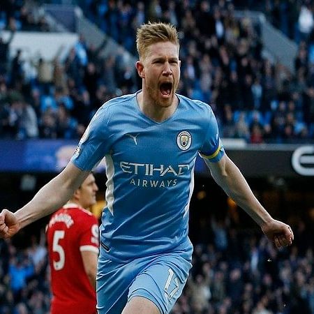 Mahrez and De Bruyne lead City to a 4-1 triumph over United in the Premier League.