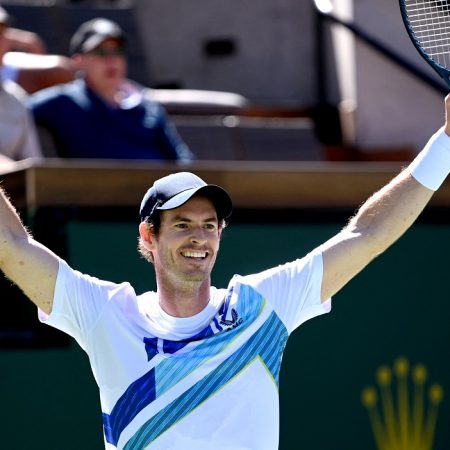 Murray defeats Daniel for his 700th career victory at Indian Wells.