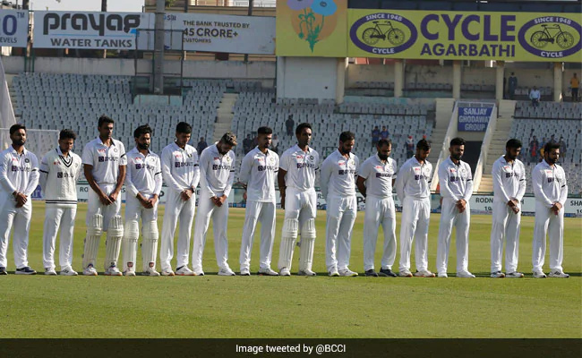 Team India and Sri Lanka players: Pay tribute to Shane Warne and Rod Swamp, some time recently the begin of Day 2 of the primary Test.