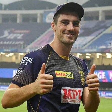 IPL 2022: Pat Cummins fumbles before completing a relay catch with Shivam Mavi.