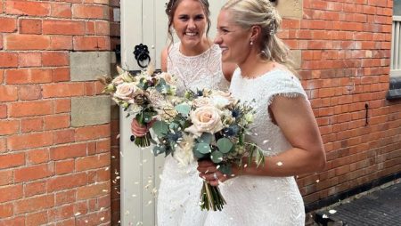 Katherine Brunt and Nat Sciver, Women Cricketers from England, Get married.