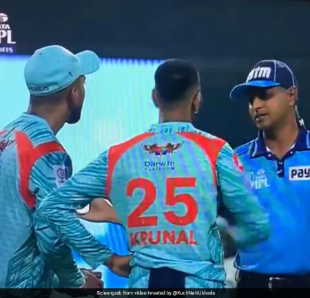 KL Rahul and Krunal Pandya Argue With Umpire Following Dicey No-Ball Call.