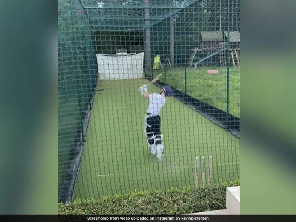 Kevin Pietersen Posts Batting Videos of His Son Dylan; Yuvraj Singh and Sunil Shetty React