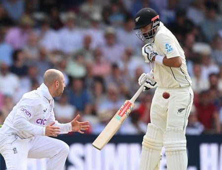 Sam Billings’ “Crazy Catch” in the third Test between England and New Zealand