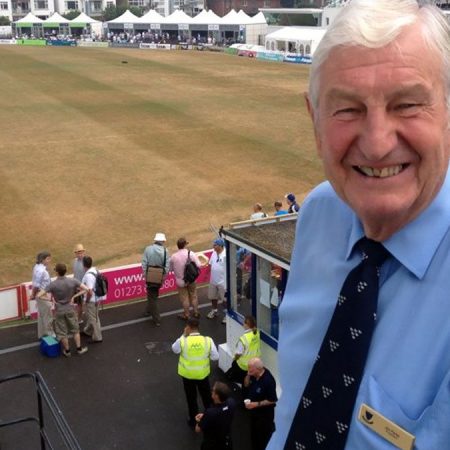 Jim Parks, a former England cricketer, died at the age of 90.