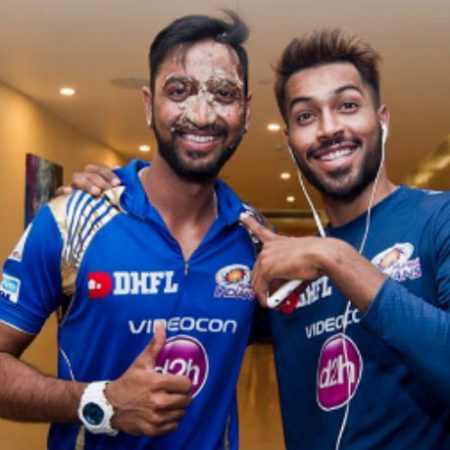 On Father’s Day, Sunil Gavaskar wishes Krunal and Hardik Pandya.