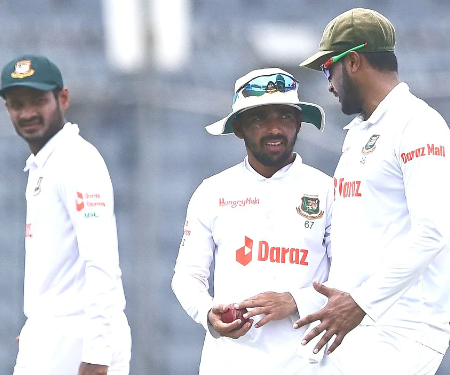 Shakib Al Hasan defends Mominul Haque despite his poor form.