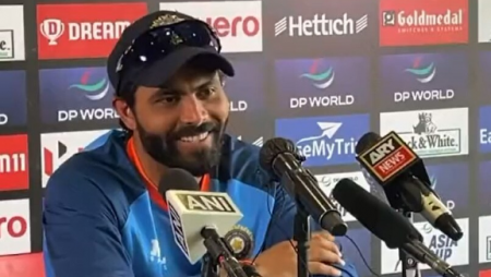 In response to a question about Rishabh Pant, Ravindra Jadeja says “Out of Syllabus.”