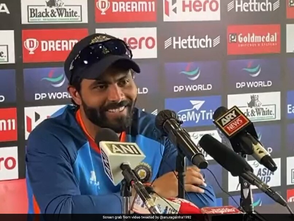 In response to a question about Rishabh Pant, Ravindra Jadeja says “Out of Syllabus.”