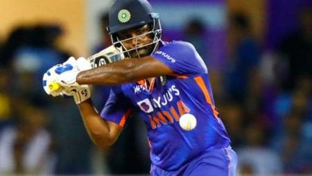 Sanju Samson should replace Suryakumar Yadav in the third T20I against New Zealand, in my opinion: Karthik Dinesh