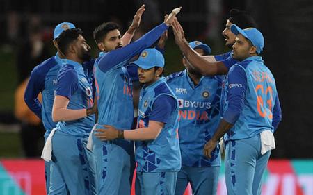 Twitter Reactions: The third Twenty20 International ended in a tie as India and New Zealand both have a DLS score of par.