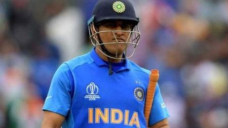 According to reports, the BCCI is eager to employ former India captain MS Dhoni’s experience in T20Is ahead of the 2024 World Cup.