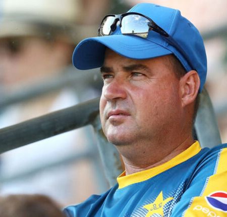 Mickey Arthur declines PCB’s invitation to be head coach