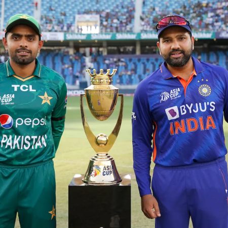 Aakash Chopra discusses the usage of a hybrid approach for the Asia Cup 2023