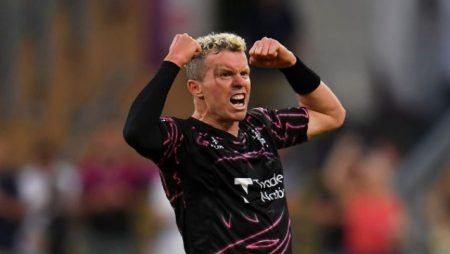 Peter Siddle bids farewell to Somerset after ‘freak accident’ cuts T20 Blast stint short