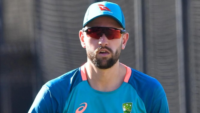 Matthew Short is exhorted by Mitchell Marsh to ‘take the game on’ in South Africa.