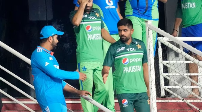 Babar Azam expresses satisfaction in India’s world-class fast bowlers before of the India-Pakistan match.