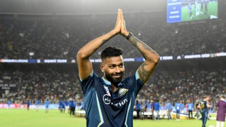 Hardik Pandya retained by the Gujarat Titans, despite suggestions of a move to the Mumbai Indians