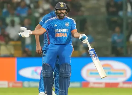 Why was Rohit Sharma permitted to bat in the second super over after retiring hurt?