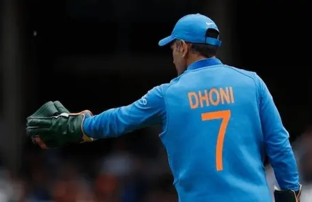 MS Dhoni explaining reason behind jersey number 7